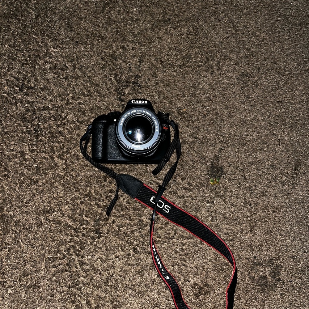 Canon Rebel EOS T5 Camera